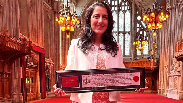 Oldham’s Dame Robina Shah awarded Freedom of the City of London