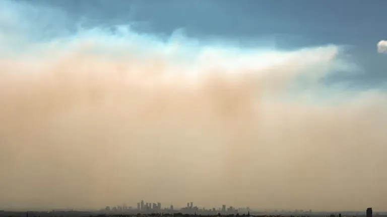 Smoke from moorland fires reaches Oldham as residents report strong smell