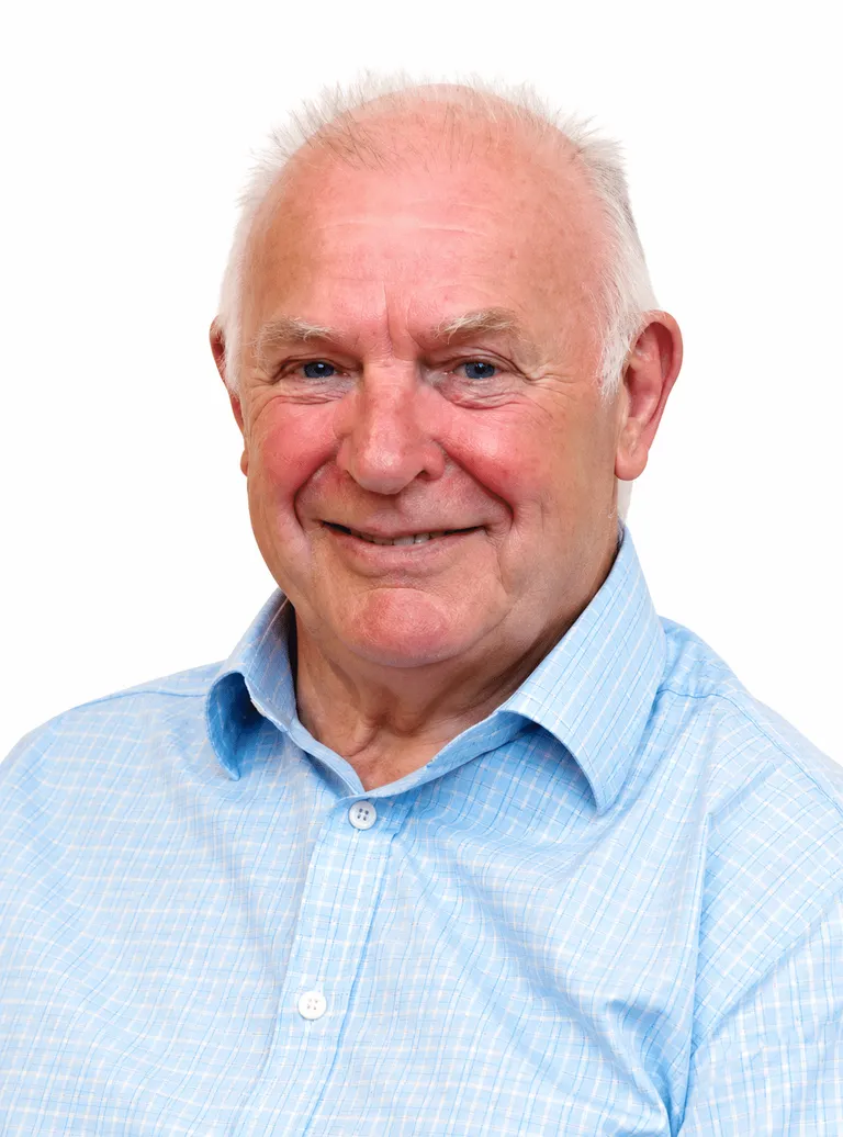 Tributes to former Oldham councillor Peter Dean who served for over 50 years