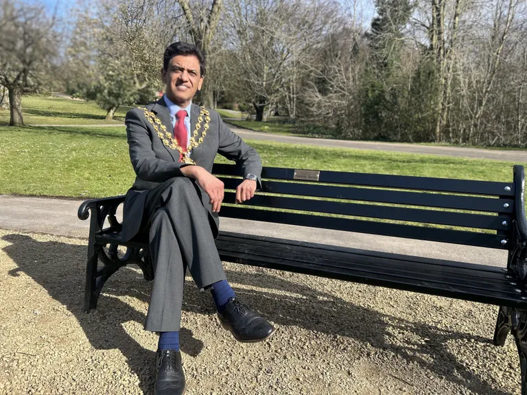 Zahid Chauhan to stand down as Alexandra councillor after 14 years